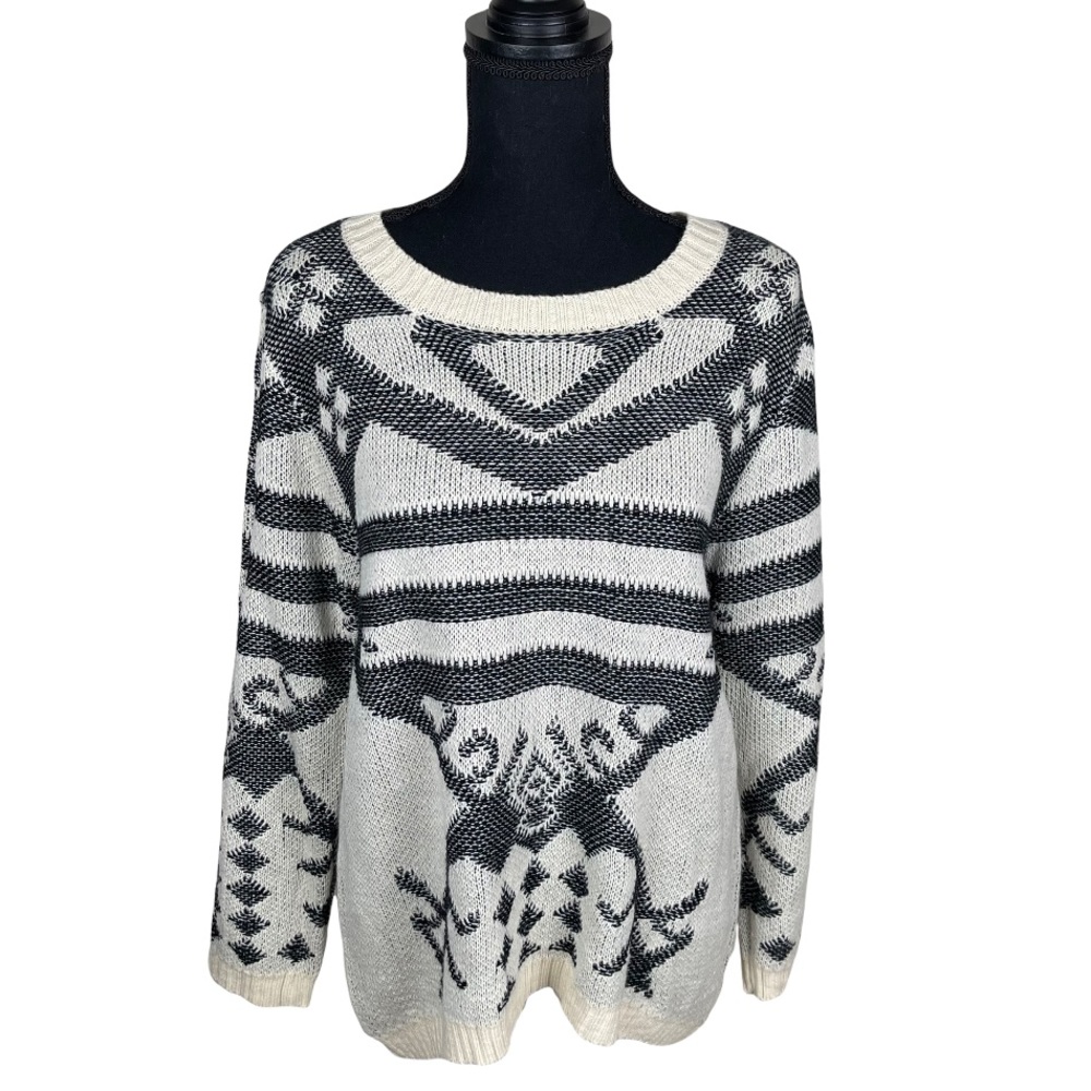 Maddison Tribal Shapes Off White and Gray Sweater Size Small